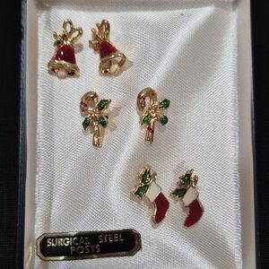 NIB Vintage Set Of Christmas Post Earrings